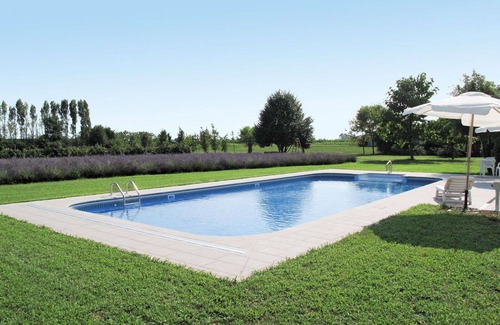 Povoletto House | Cosy apartment in villa for 4 guests with WIFI, pool, A/C, TV, terrace, pets allowed and parking
