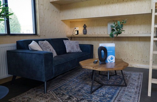 Vleteren House | Cosy apartment in villa for 4 guests with WIFI, TV and terrace