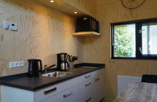 Vleteren House | Cosy apartment in villa for 4 guests with WIFI, TV and terrace
