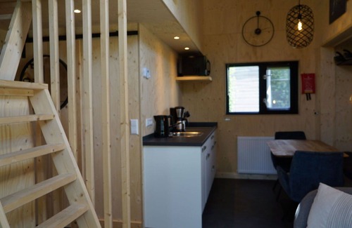 Vleteren House | Cosy apartment in villa for 4 guests with WIFI, TV and terrace