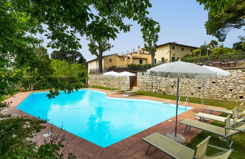 Crespina Villa | Cosy apartment in villa for 18 people with private pool, WIFI, TV, terrace and pets allowed