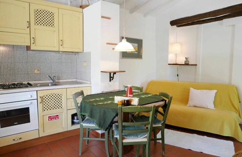 Montieri House | Cosy apartment in villa for 4 people with pool, terrace and pets allowed