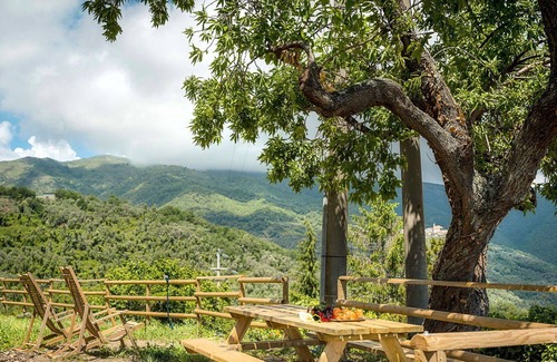 Valloria House | Cosy apartment in villa for 4 people with WIFI, TV, patio and pets allowed