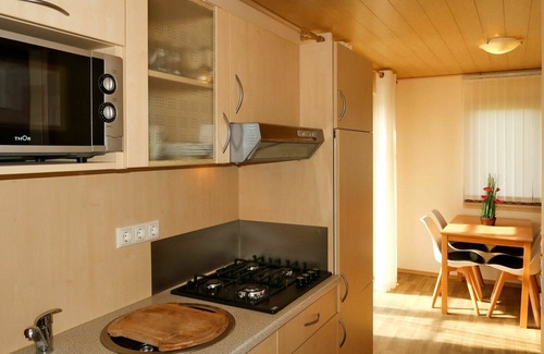 Bad Emstal House | Cosy apartment in villa for 4 guests with WIFI, pool, TV, terrace and pets allowed