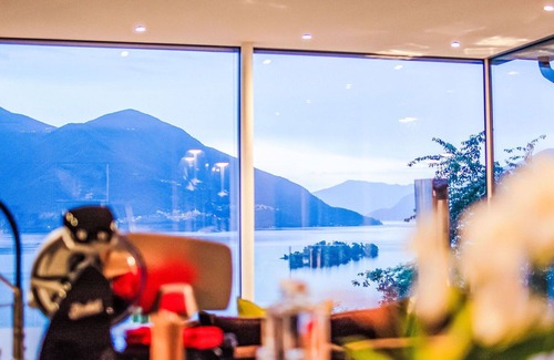 Ascona Villa | Cosy apartment in villa for 2 guests with A/C, pool, internet, TV, patio and panoramic view