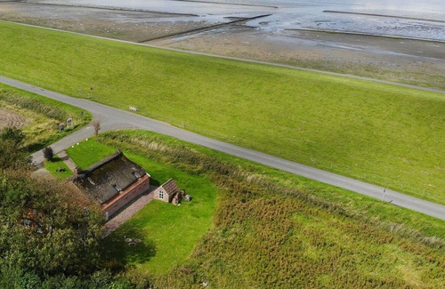 North Sea Coast House | Cosy apartment in villa with WIFI, TV, patio, pets allowed, panoramic view and parking