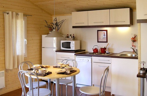 Beynat House | Cosy apartment in villa for 6 guests with pool, WIFI, TV, terrace and pets allowed