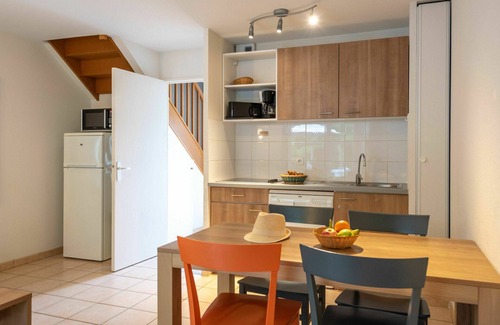 Saumur House | Cosy apartment in villa for 4 guests with internet, pool, TV, terrace and pets allowed