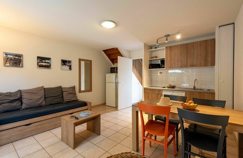 Saumur House | Cosy apartment in villa for 4 guests with internet, pool, TV, terrace and pets allowed