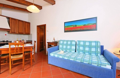San Leolino Villa | Cosy apartment in villa for 2 guests with pool, A/C, WIFI, TV, terrace, pets allowed and parking