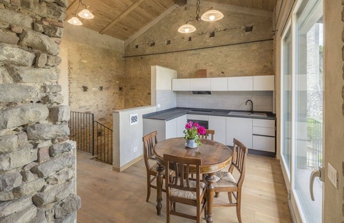 Monforte d'Alba Apartment | Cosy apartment for 4 people with WIFI, pool and terrace, close to Alba