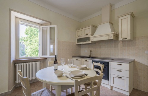 Monforte d'Alba Apartment | Cosy apartment for 4 people with WIFI, pool and TV, close to Alba