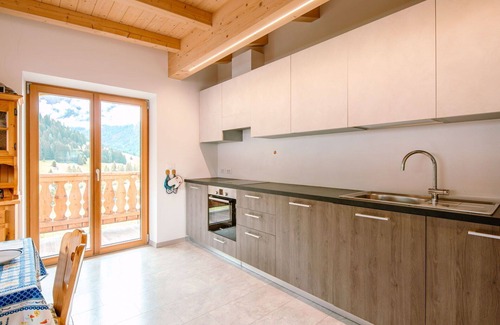 San Giovanni di Fassa Apartment | Cosy apartment for 8 guests with WIFI, TV, balcony, pets allowed and parking