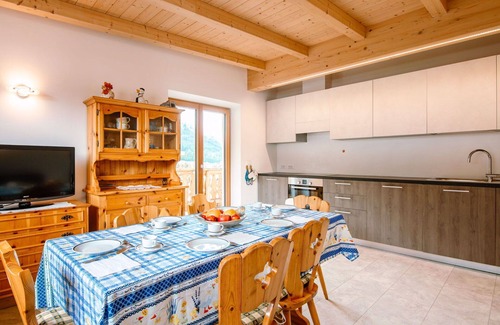 San Giovanni di Fassa Apartment | Cosy apartment for 8 guests with WIFI, TV, balcony, pets allowed and parking