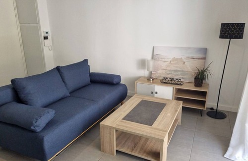 Bayonne Apartment | Cosy apartment with terrace, parking, 9min from station