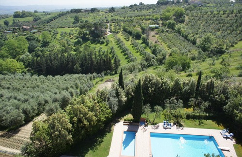 Montaione Apartment | Cosy apartment with WIFI, pool, A/C, TV, pets allowed and parking, close to San Gimignano