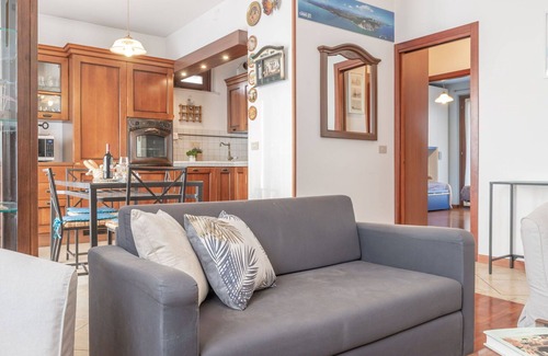 Loreto Apartment | Cosy apartment with WIFI, A/C, TV, terrace, pets allowed, panoramic view, close to Porto Recanati