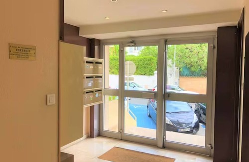 Riou - Petit Juas - Av de Grasse Apartment | Cosy Appartement Avec Grande Terrasse-central-calme
