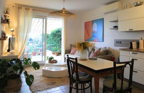 Peret Apartment | Cosy appartement entre vignes et garrigue avec piscine