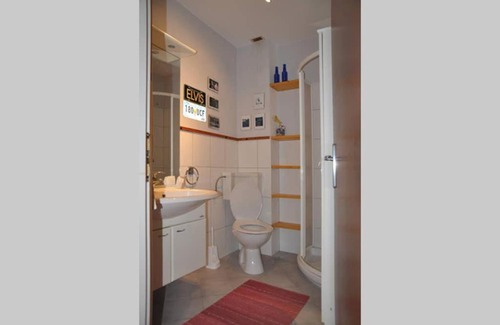 Vinez Apartment | Cosy Apt In A Quiet Neighbourhood