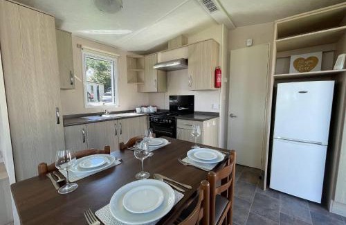 Pendine Resort | Cosy Caravan