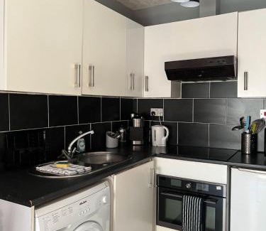 Tollcross Apartment | Cosy Central Apartment by the Meadows 5