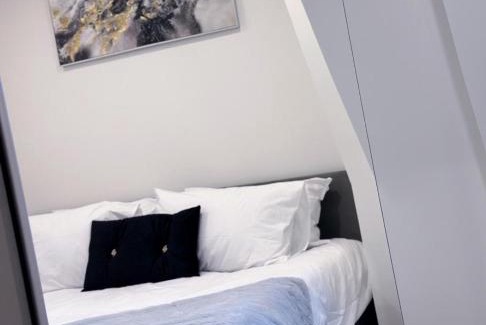 Bedford Apartment | Cosy Central Bedford Apt - Free Parking, Gym, Netflix & Sky