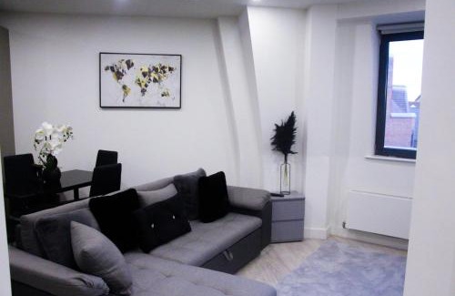 Bedford Apartment | Cosy Central Bedford Apt - Free Parking, Gym, Netflix & Sky