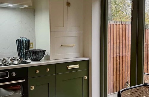 Greenwich Apartment | Cosy Chic 2-Bed Residence Near Canary Wharf