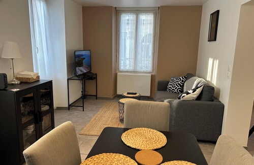Pauillac Apartment | Cosy, chic Pauillac apartment in the center of town