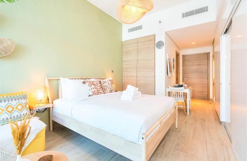 Dubai Marina Apartment | Cosy & Chic Studio One Marina with balcony & View