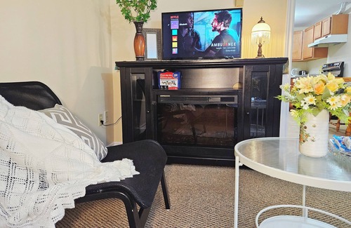 Waterford Valley Apartment | Cosy & Clean, Prime Location, Top Garden. A Relaxing Getaway