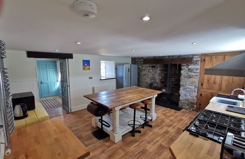 Monreith Cottage | Cosy, Coastal Retreat with Large Garden and Epic Sun Room