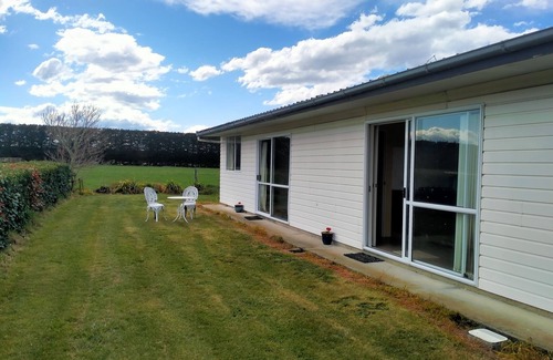Darfield Cabin | Cosy comfortable, peaceful retreat, 30 mins from Christchurch Airport