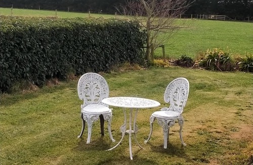 Darfield Cabin | Cosy comfortable, peaceful retreat, 30 mins from Christchurch Airport