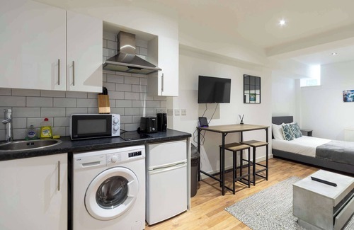 Old Street Apartment | Cosy & Convenient Studio Apartment in Shoreditch
