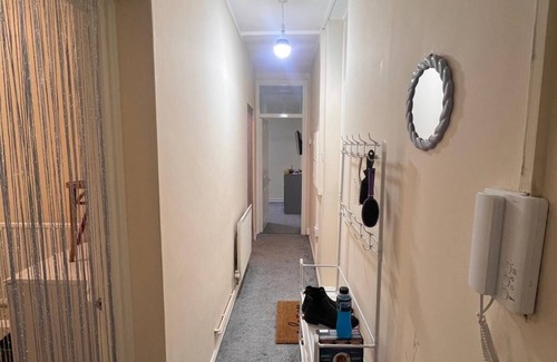 Vincent Square Apartment | Cosy Corner, Reynold house
