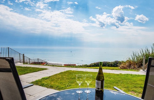 Seaton Apartment | Cosy Cornish Apartment with Incredible Sea Views