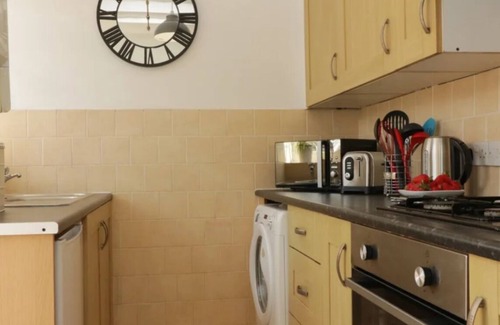 Torquay City Centre House | Cosy cottage close to Torquay’s main harbour and seafront