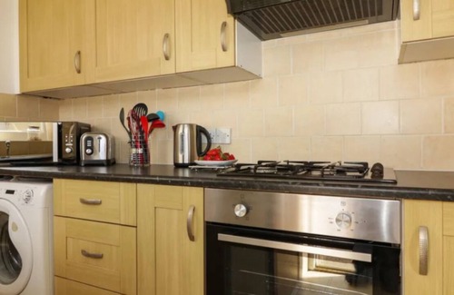 Torquay City Centre House | Cosy cottage close to Torquay’s main harbour and seafront