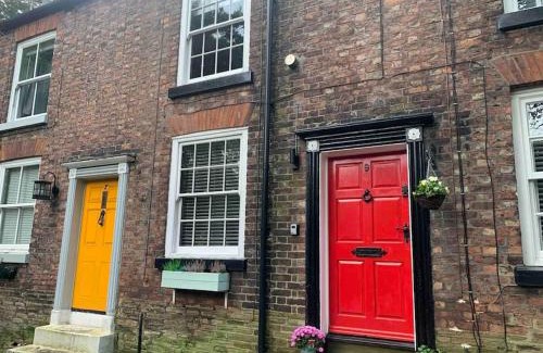 Macclesfield House | Cosy Cottage (Free parking)