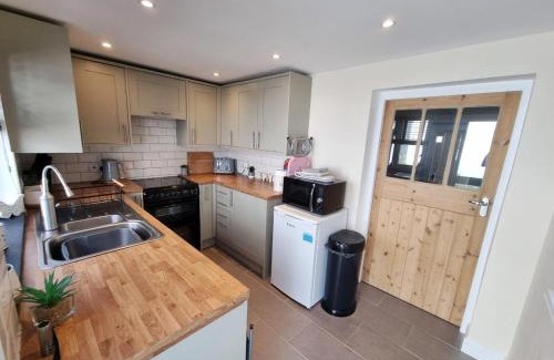 Littleham House | Cosy Cottage in a quaint village in North Devon.