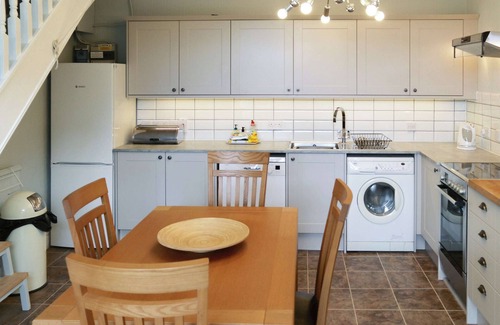 Askrigg Cottage | Cosy cottage in Askrigg with en-suite facilities to both bedrooms.