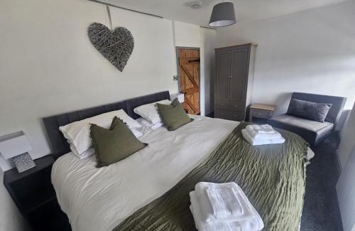 Garndolbenmaen House | cosy cottage in snowdonia