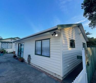 Miramar House | Cosy Cottage