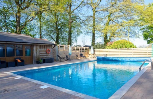 Falmouth Cottage | Cosy cottage with private hot tub, sleeps 4, nr Falmouth/Helford River
