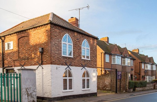 Tewkesbury Cottage | Cosy Detached 2 Bed Cottage in Tewkesbury Centre
