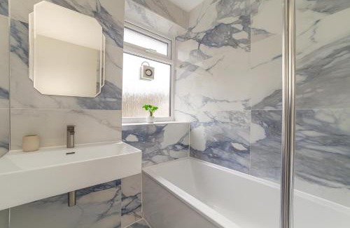 Wandsworth Apartment | Cosy Double Room in Southfields