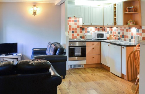 Dunstan Cottage | Cosy end of terrace accommodation situated right on the heritage coastline.