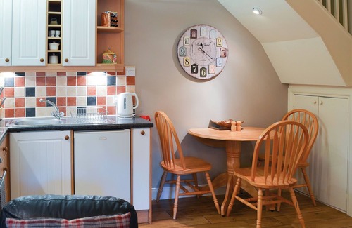 Dunstan Cottage | Cosy end of terrace accommodation situated right on the heritage coastline.